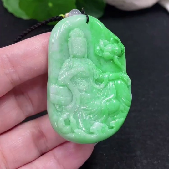 F33874139 Jadeite Guanyin Pendant Total Weight Approx. 29.6g (Including Cord Weight)