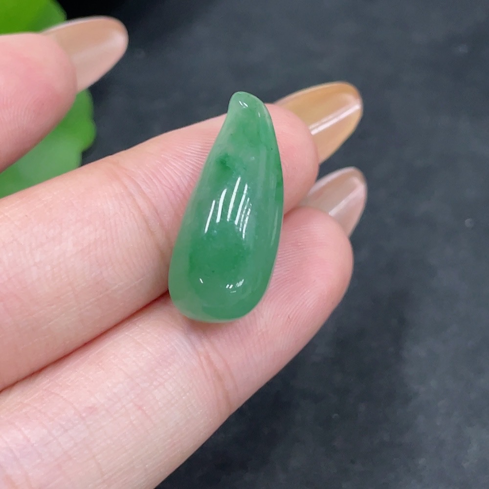 H32750845 African Emerald (Dulong Jade)