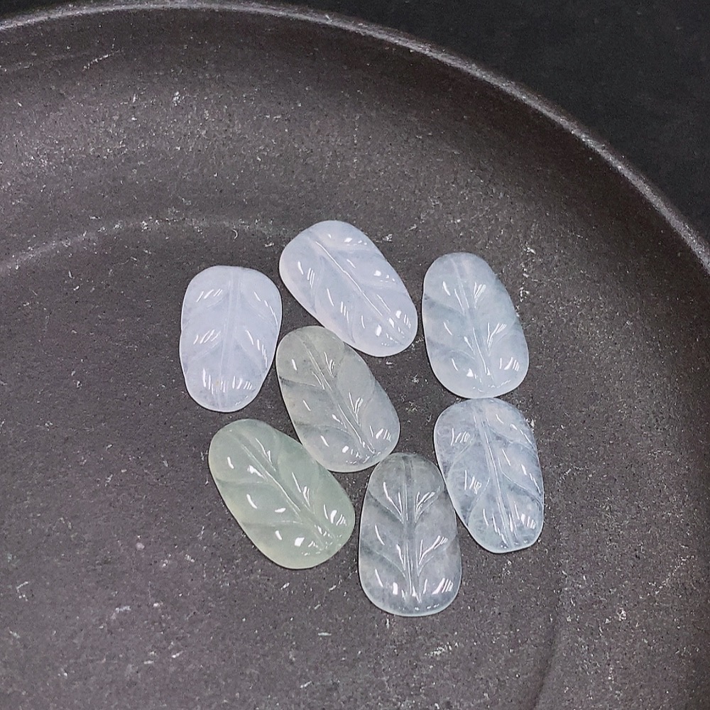 F34035679 Jadeite Pendants Sell as a Lot