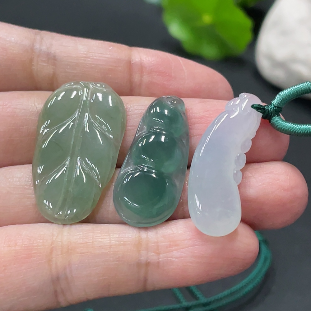 F33876184 Jadeite Pendant Leaf Fudu Fugu a