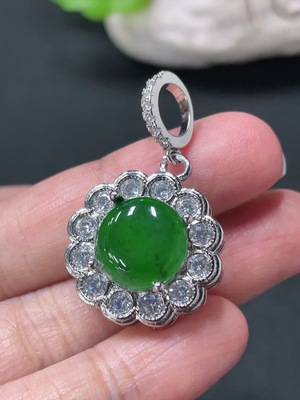 F33935641 Jadeite Inlaid Pendant Non-Gold Total Weight Approx. 6.24g