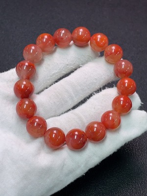 C34949764 Red Agate Bracelet with Visible Organic Matter, Total Weight Approximately 46.8g, Size About 12.7mm
