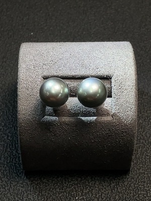 C24711468 Seawater pearl ear studs, non-gold setting, approx. 10mm, total weight about 3.41g, color origin undetermined