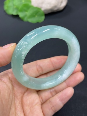 H41867625 岫玉（蛇纹石玉）正圈手镯 圈口51  货品总重约50.6g