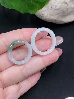 F34033395 Jadeite Rings Sell as a Lot