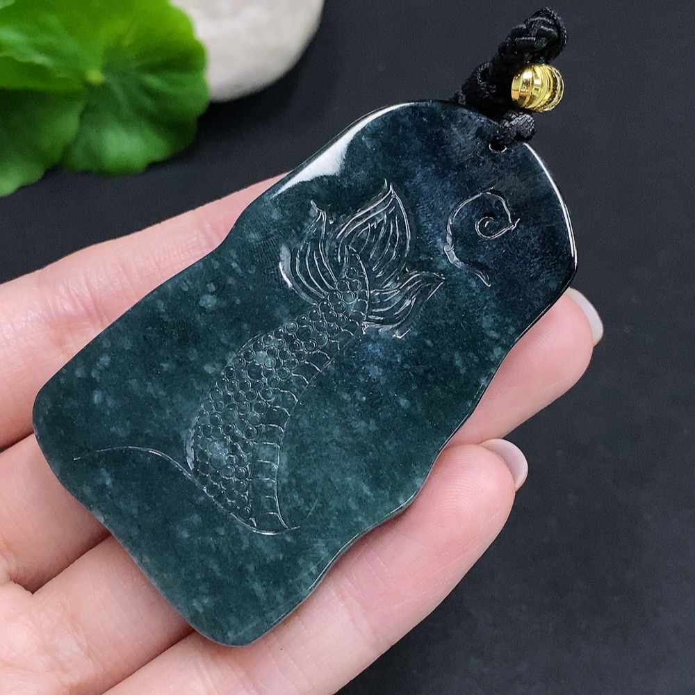 F34060635 Jadeite Dragon Soaring Across the Seas Pendant