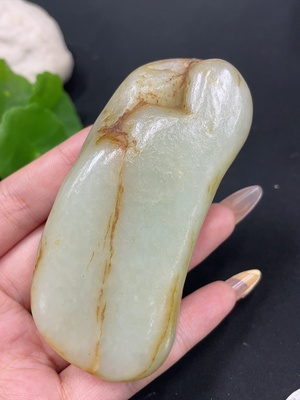 H30490644 Hetian Jade, total weight approx. 179.5g, undetermined skin color origin, contains other mineral components