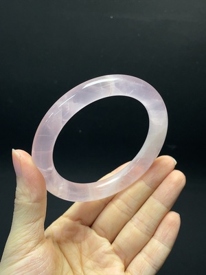 C46535833 水晶手镯 可见有机物 货品总重约44.4g 圈口57.1