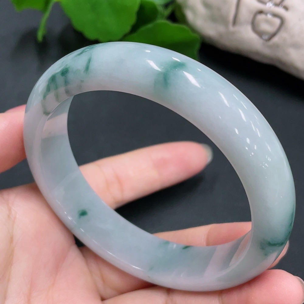 F20243106 Jadeite Bangle 59.3mm 68.074g