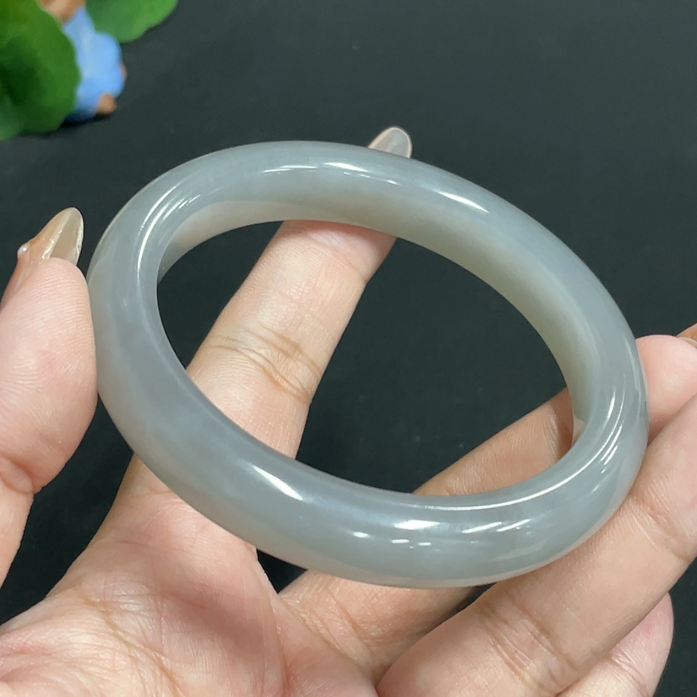 H31660374 Hetian Jade Round Bracelet Size 61.3 Total Weight Approx. 60g
