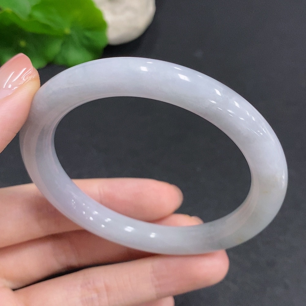 F34077177 Jadeite Round Bangle Total Weight Approximately 46g Size 56.8 Contains A Small Amount Of Colored Polishing Powder