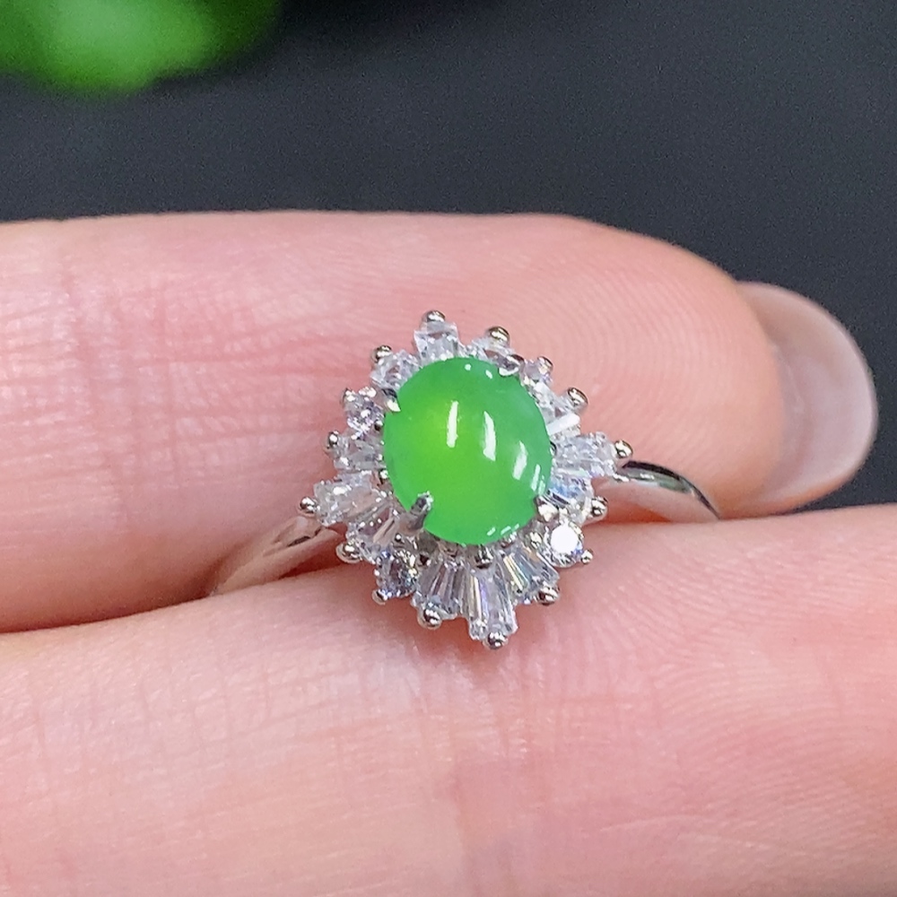 F34060491 Jadeite Cabochon Inlaid Ring with Adjustable Size, Non-Gold Setting, Total Weight Approximately 2g