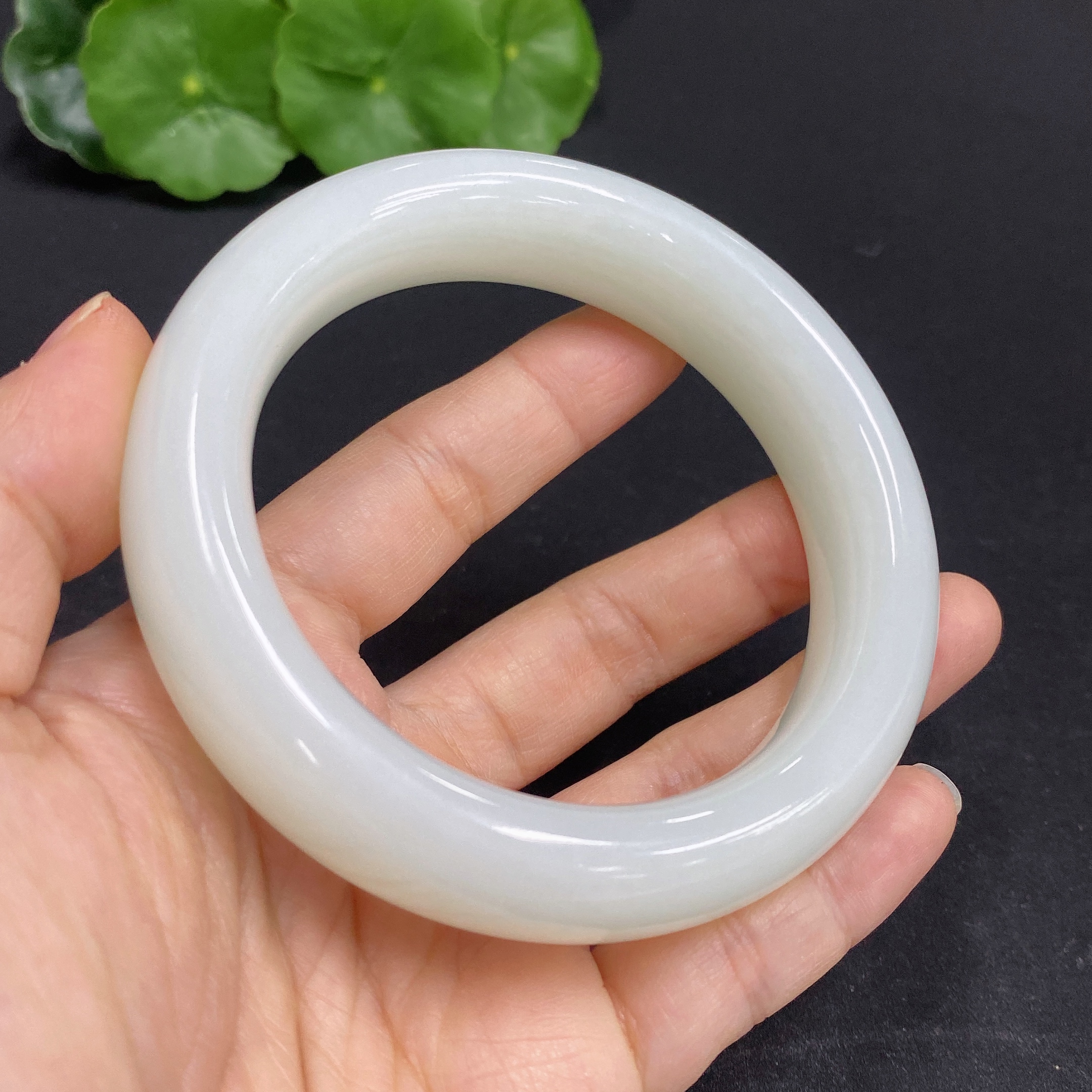 H31667820 Hetian Jade Round Bracelet Size 59.5 Total Weight Approx. 95.3g