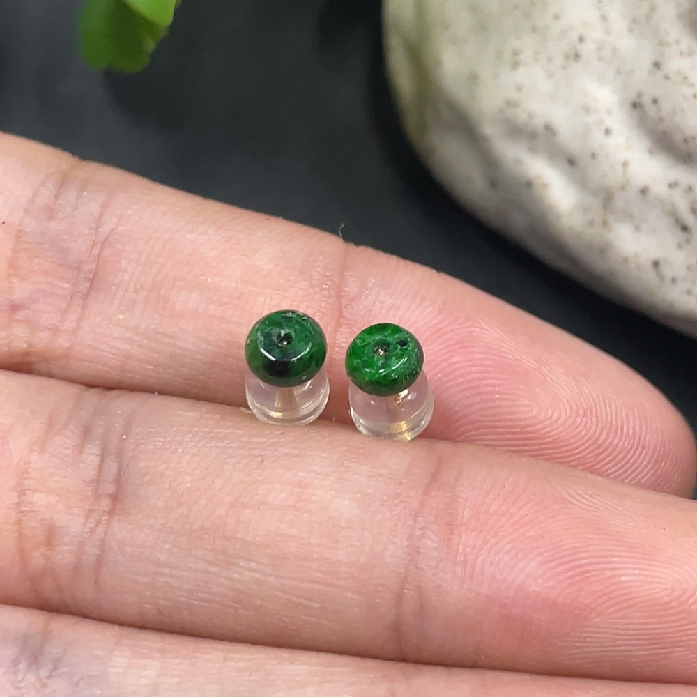 F12385231 Jadeite Ear Studs 18K Gold Setting Total Weight 0.45g