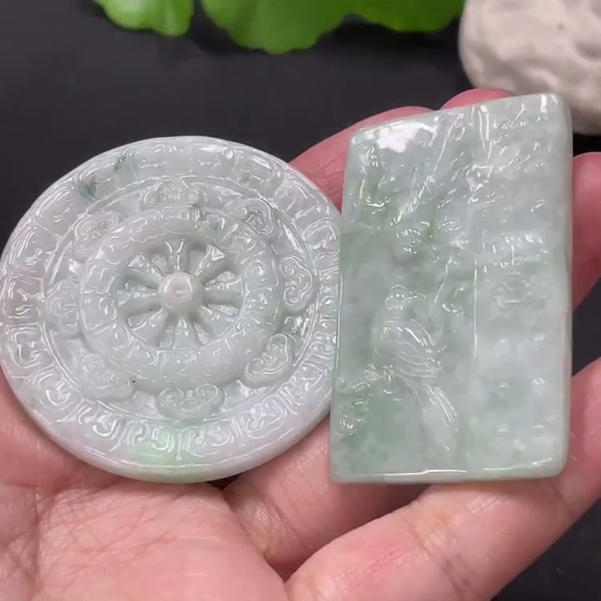 F31610077 JadeitePendant