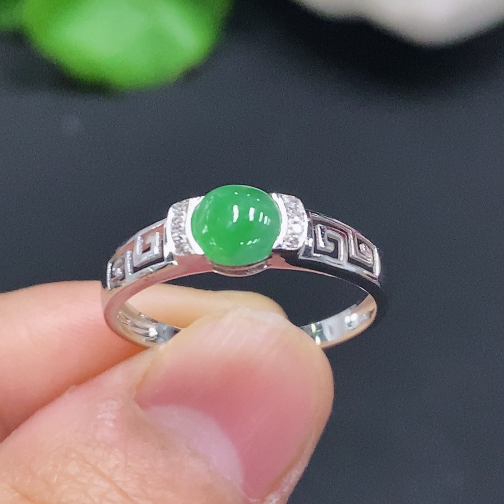 F26972734 Jadeite Cabochon Inlaid Ring 18K Gold Size 17 Total Weight Approx. 2.2g