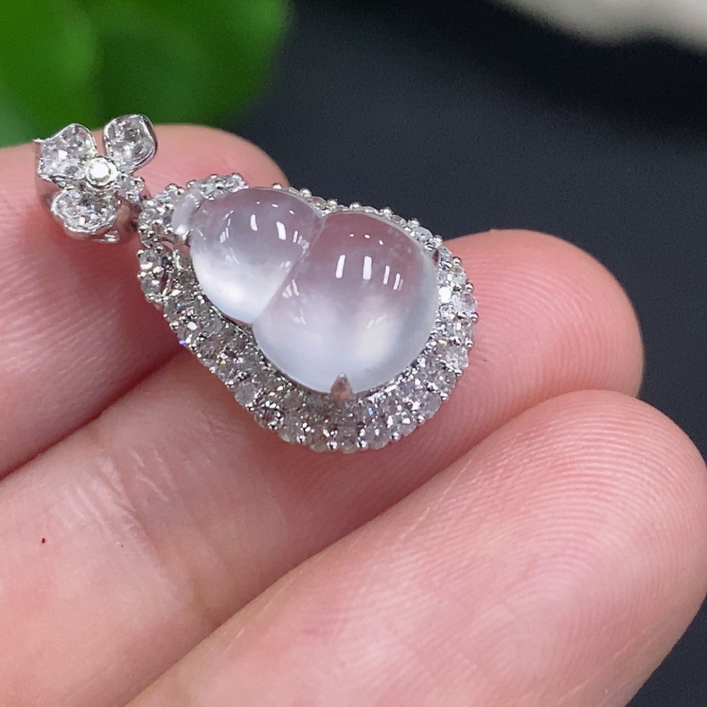 F31684856 Jadeite Gourd Pendant with 18K Gold Mount, Total Weight Approx. 2.4g (Set with Diamonds)