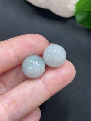 F27152398 Jadeite Beads Sell as a Lot