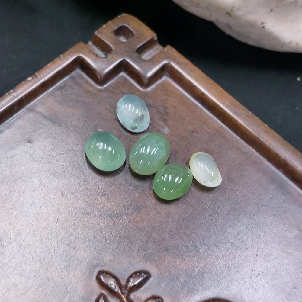 F34012351 Jadeite Cabochon Lot