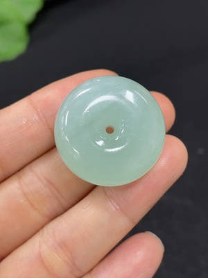 H42953690 岫玉（蛇纹石玉）挂件    平安扣    货品总重约11.5g