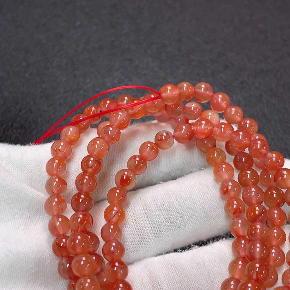 C34007393 South Red Agate Bead Strand with Visible Organic Matter, Total Weight Approximately 31.63g, Size About 5.6mm