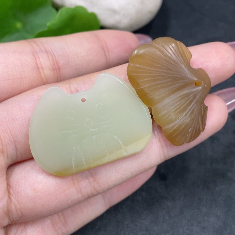 H33840547 Hetian Jade Pendant