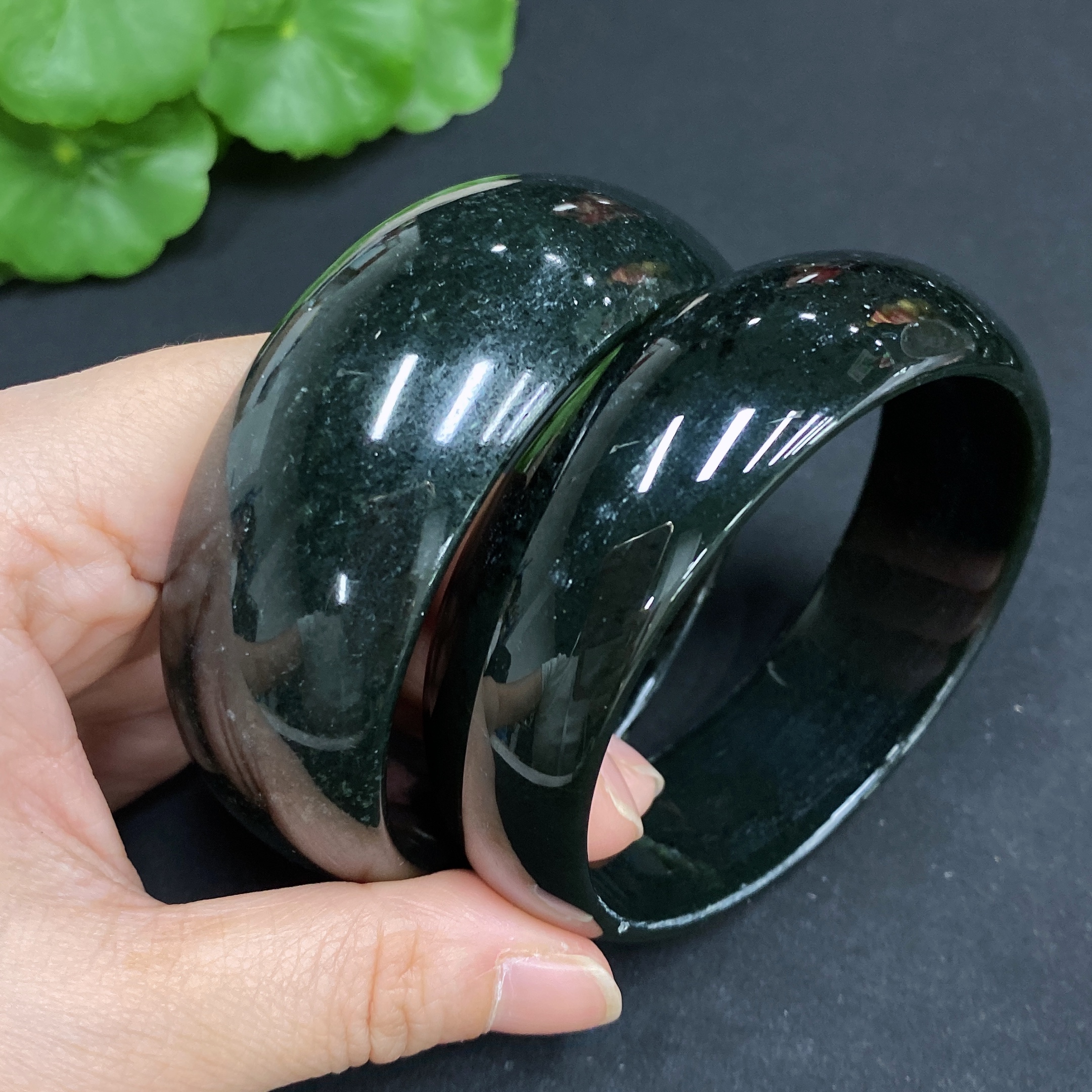 H34015174 Hetian Jade Round Bracelet Size 61.4/61.4 Total Weight Approx. 159g