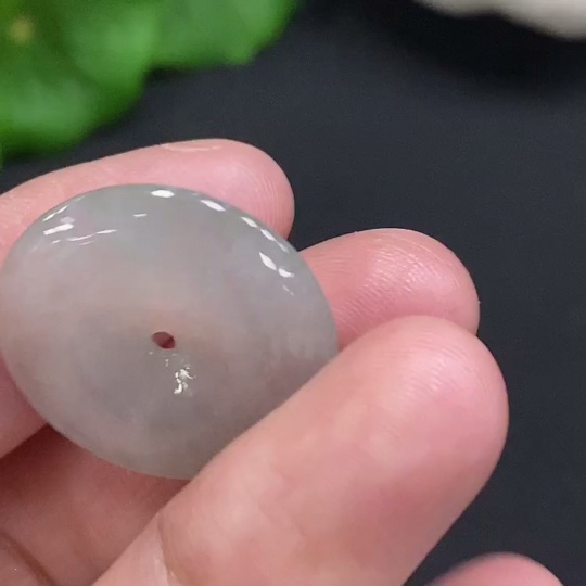 F34069762 Jadeite Peace Knot Total weight approximately 4.2g