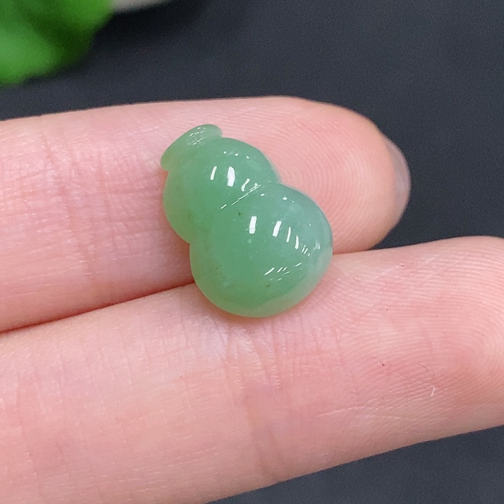 F34077478 Jadeite gourd inlay piece, total weight about 1.3g