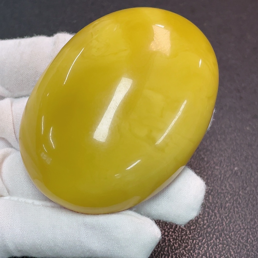 C32817208 Amber and Beeswax Pendant, Total Weight Approx. 64.66g