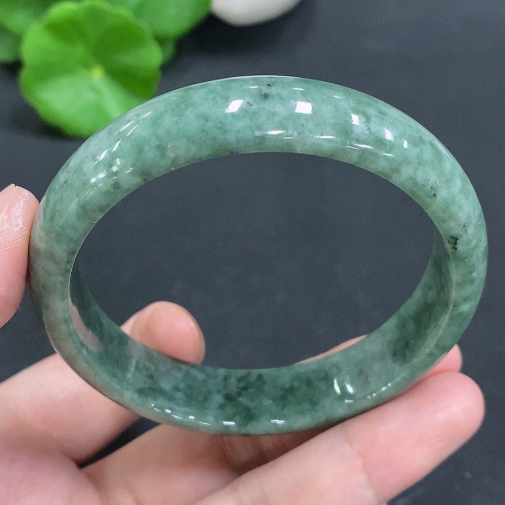 F23599515 Jadeite Round Bracelet Size 56.4 Total Weight 47.663g