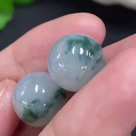 F32741783 Jadeite Beads Sell as a Lot