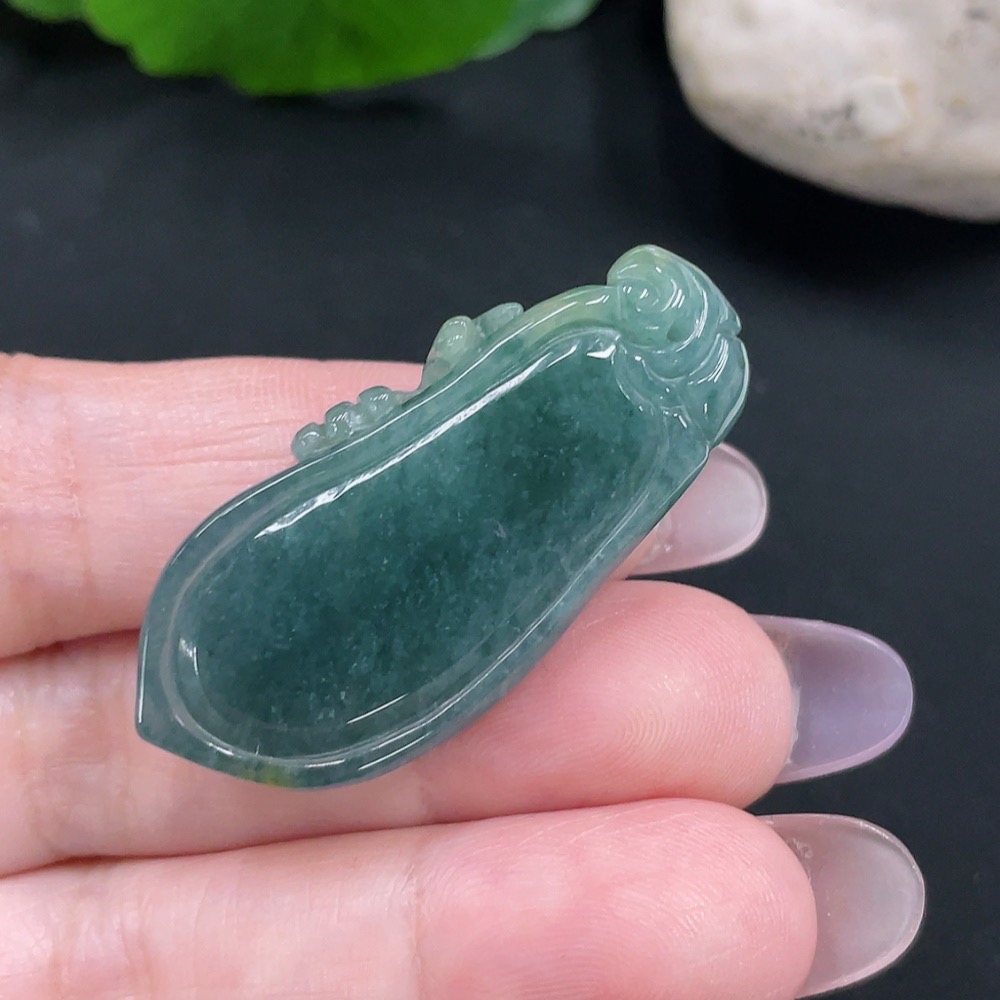 F34966835 Jadeite Wealth-Bringing Frog Pendant