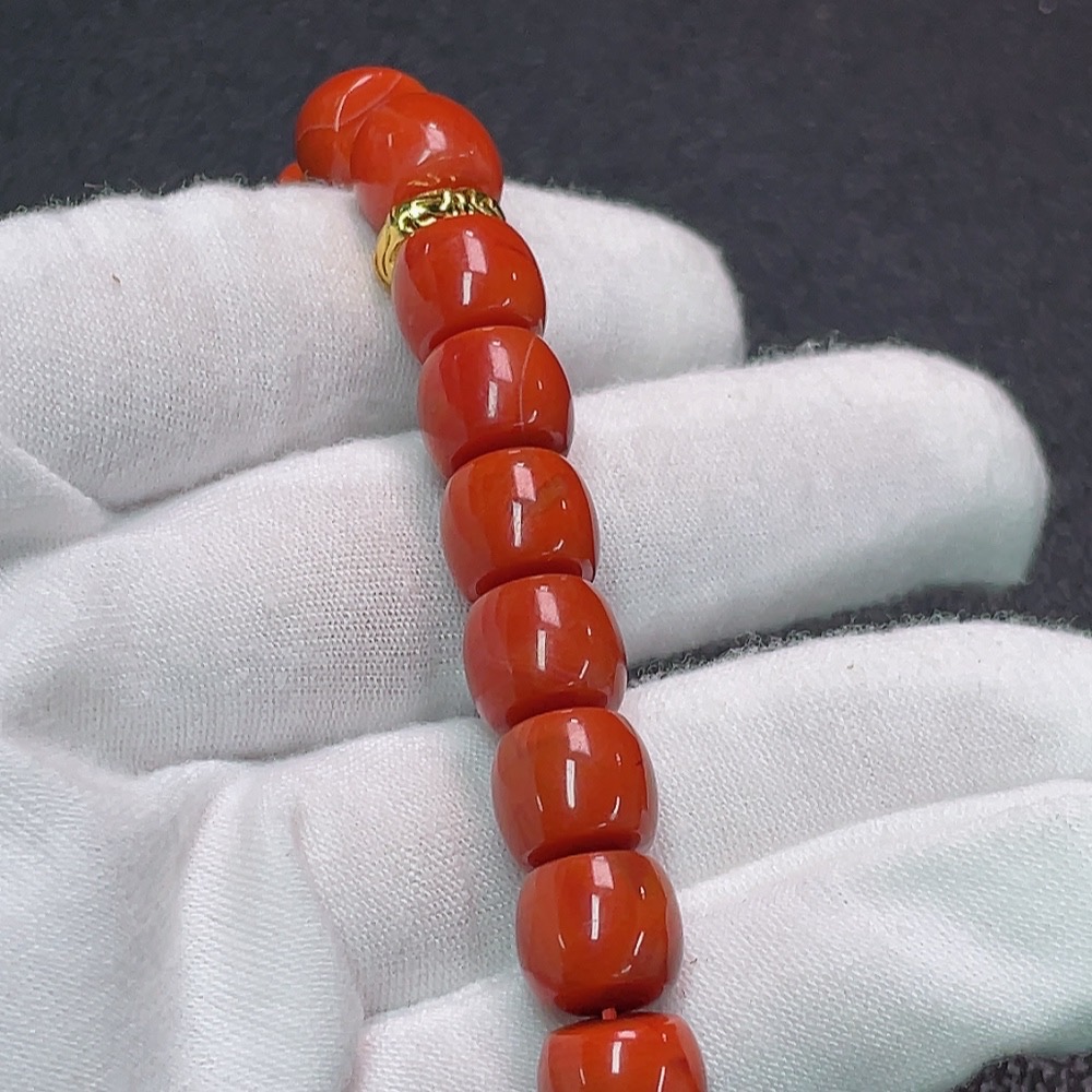 C33851092 Red Agate Bracelet with Visible Organic Matter, Non-Gold, Total Weight Approx. 30.2g, Bead Size 9.5mm