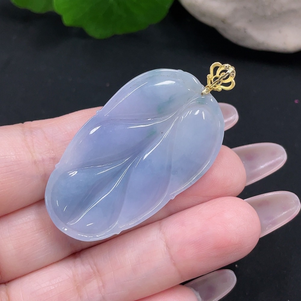 F34068528 Jadeite Leaf Pendant 18K Gold Total Weight Approx. 12g