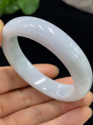 F30560247 Jadeite Round Bangle 51.1 Circumference Total Weight Approx. 51.61g