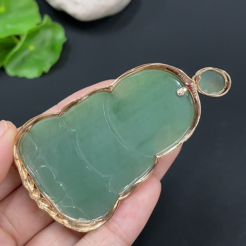H26022636 Hetian Jade Inlaid Pendant Guanyin 18K Gold Total Weight Approx. 33.2g