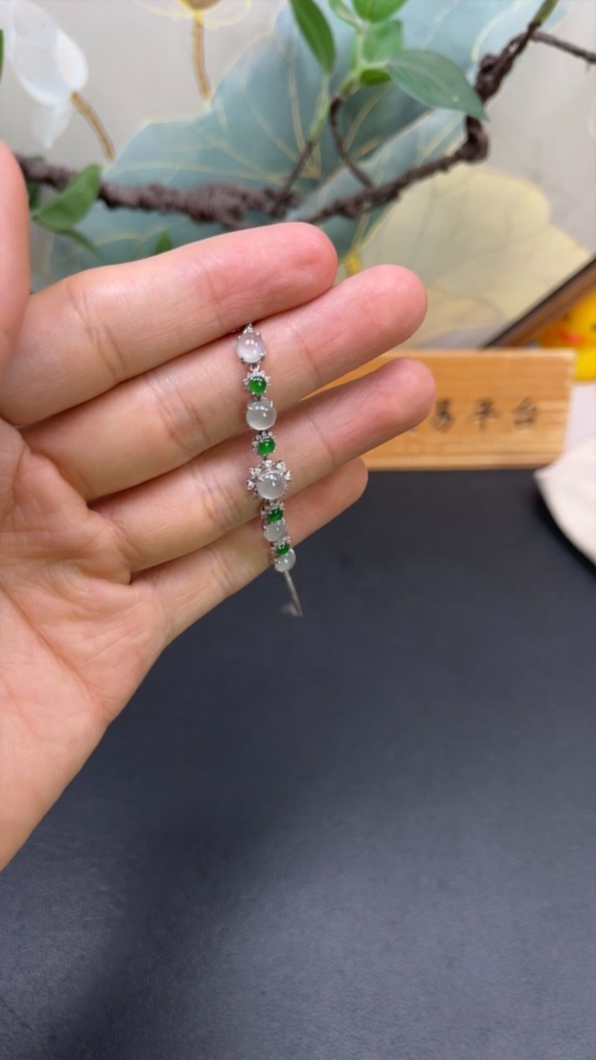 F33946170 Jadeite Cabochon Inlay Bracelet 18K Gold Total Weight Approx. 3.5g (With Diamond Accents)