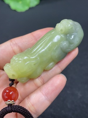 H42954345 和田玉挂件   携子上朝   货品总重约（含绳）49.4g