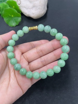 F46551444 翡翠手串 卡9mm左右 货品总约重29.62g 非金 含其他矿物质成分