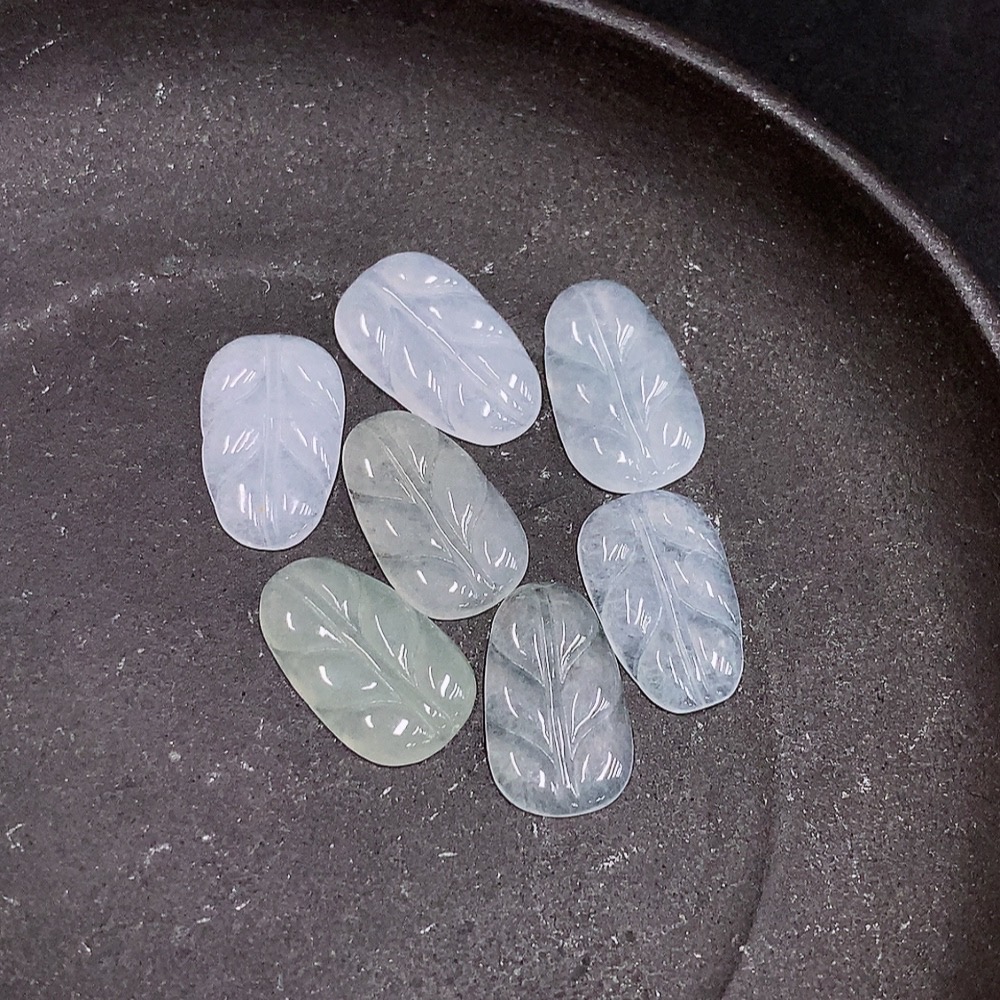F34035679 Jadeite Pendants Sell as a Lot