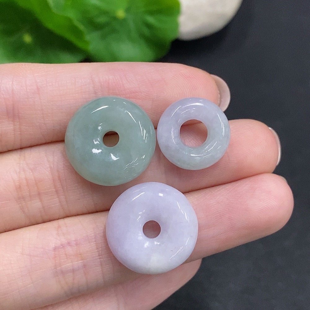 F34002927 Jadeite Pendants Sell as a Lot