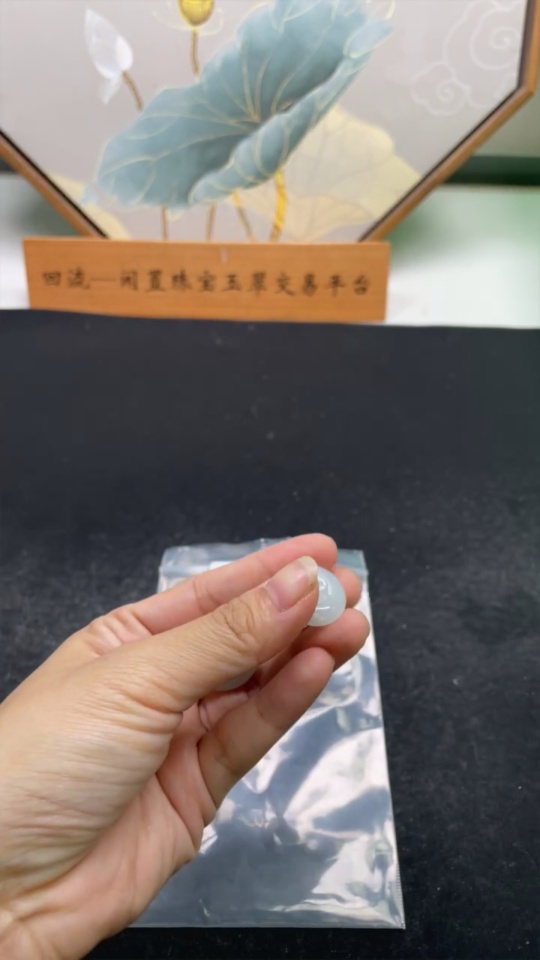 F31652359 Emerald Pendants Bulk Sale