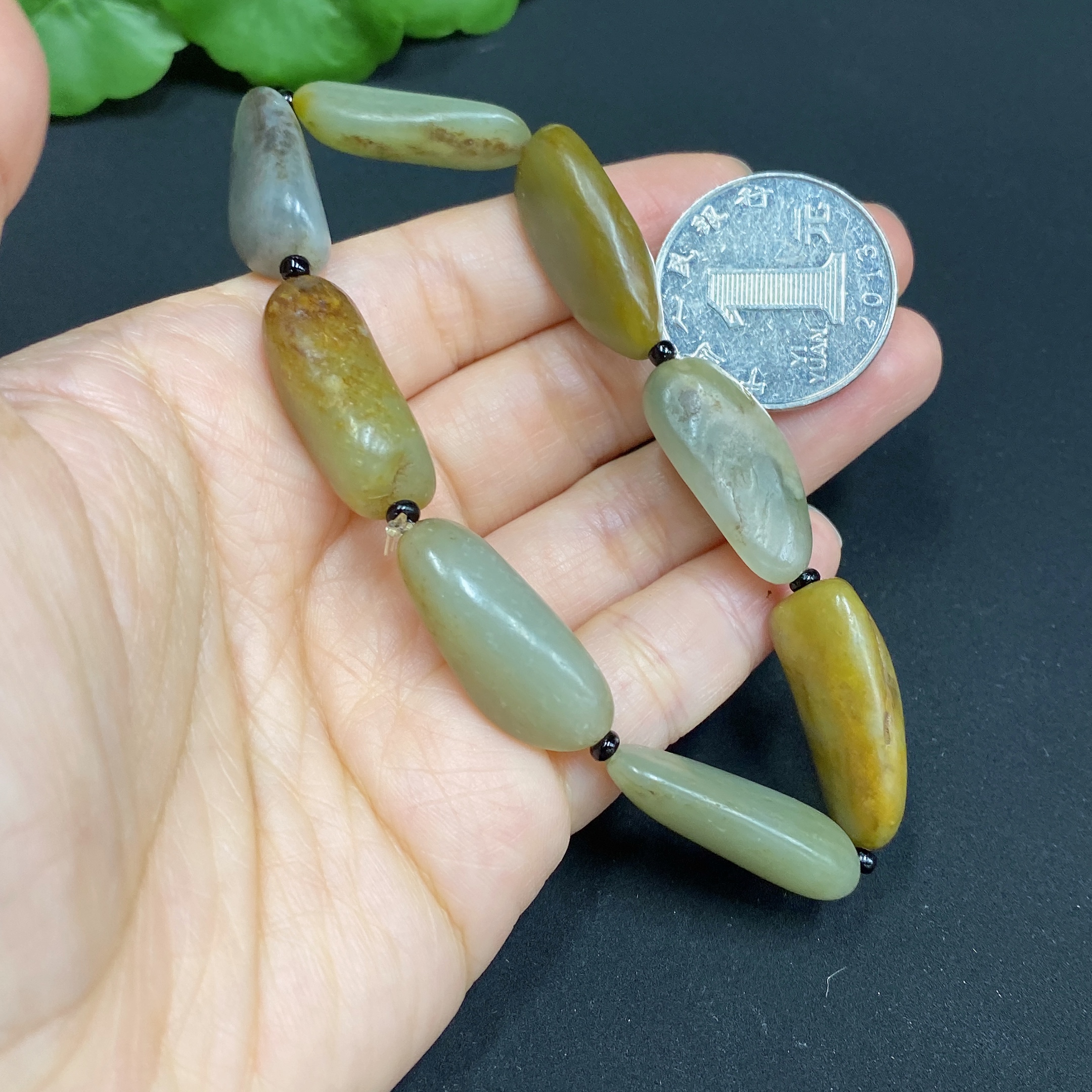 H31601636 Hetian Jade Bracelet  Undetermined Skin Color Origin  Contains Other Mineral Components  Accompanying Beads Not Hetian Jade  Total Weight Approx. 34.6g