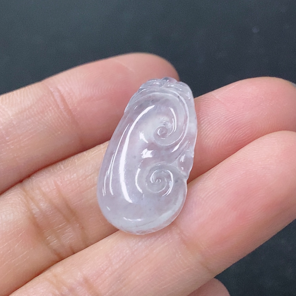 F31587504 JadeitePendant Ruyi