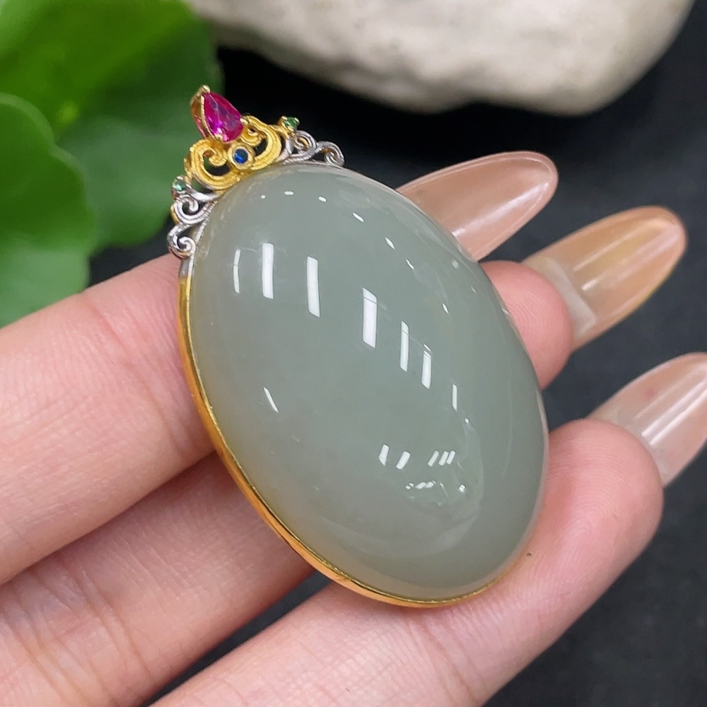 H32823477 Hetian Jade Inlaid Pendant 18k Gold Total Weight Approx.14.4g