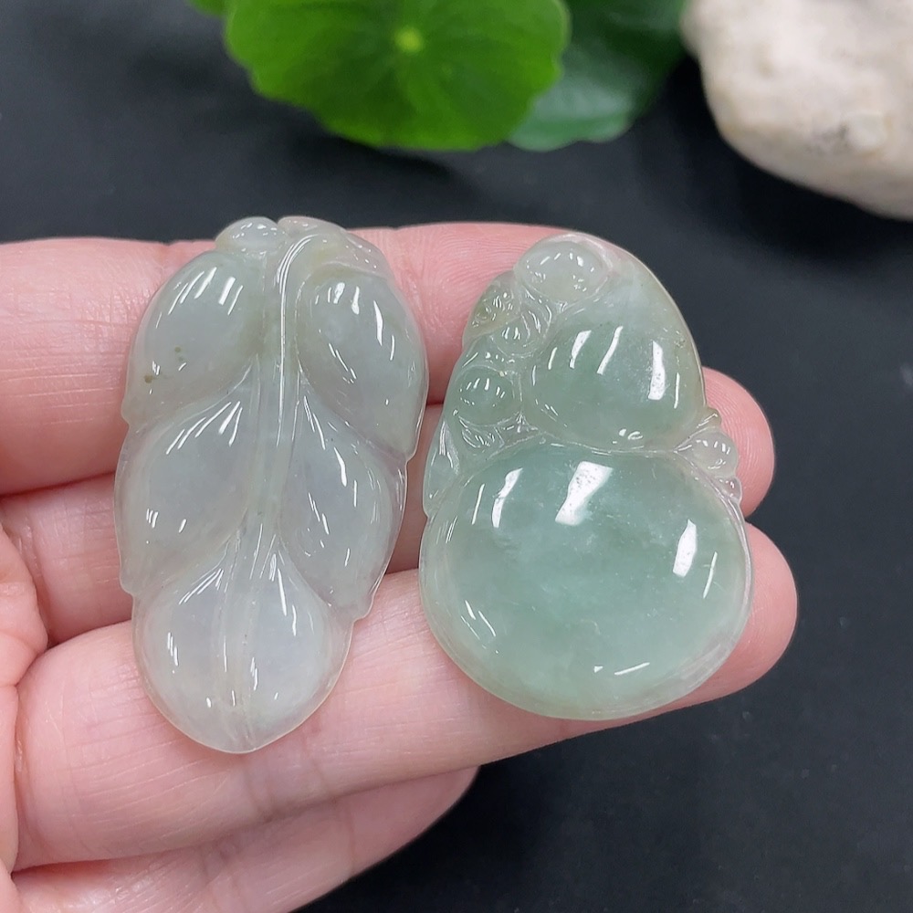 F29361858 Emerald Pendants Bulk Sale