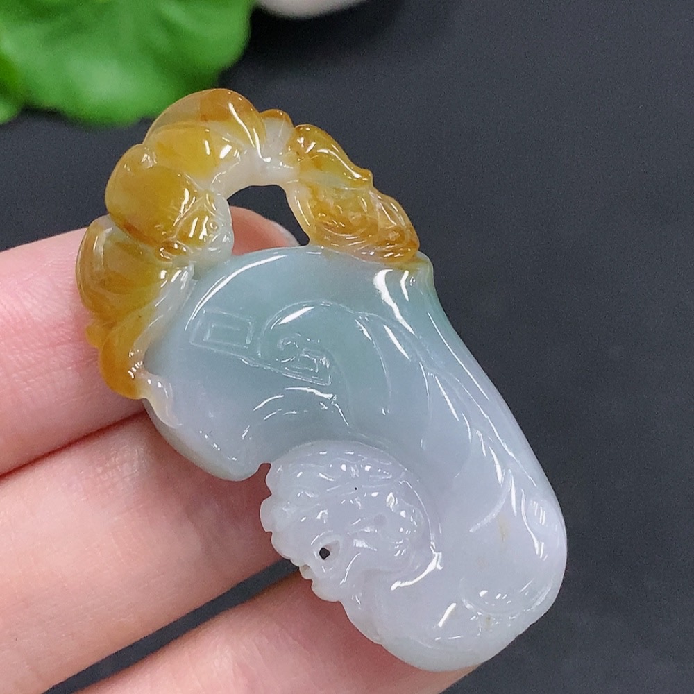 F30457685 Jadeite "Blessing Before Your Eyes" Pendant