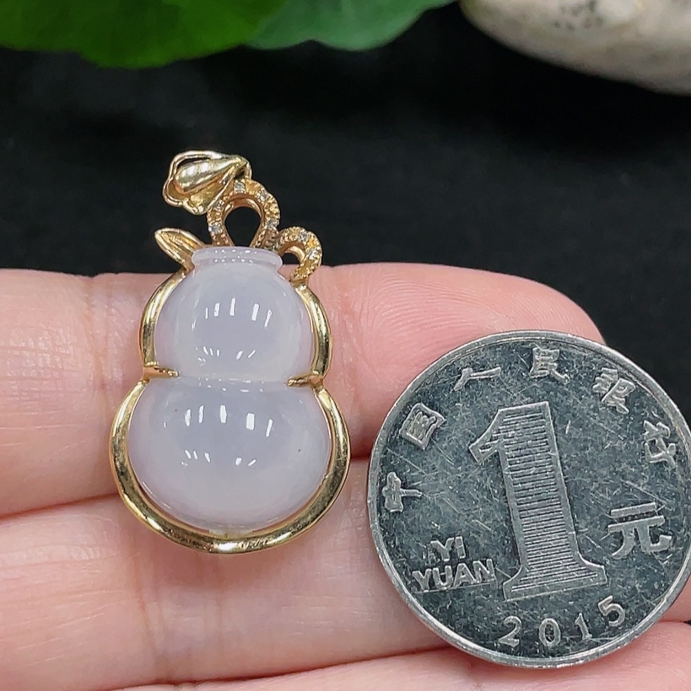 F32735084 Jadeite Gourd Pendant 18K Gold Total Weight Approx. 5.4g (With Diamond Accents)