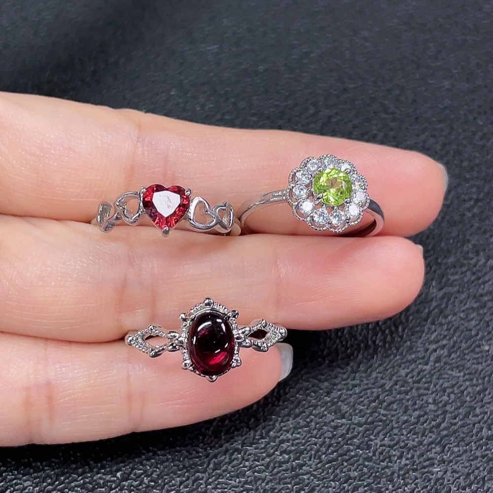 C33923065 Garnet + Peridot Ring, Non-Gold, Adjustable, Total Weight Approx. 6.01g, Sell as a Lot